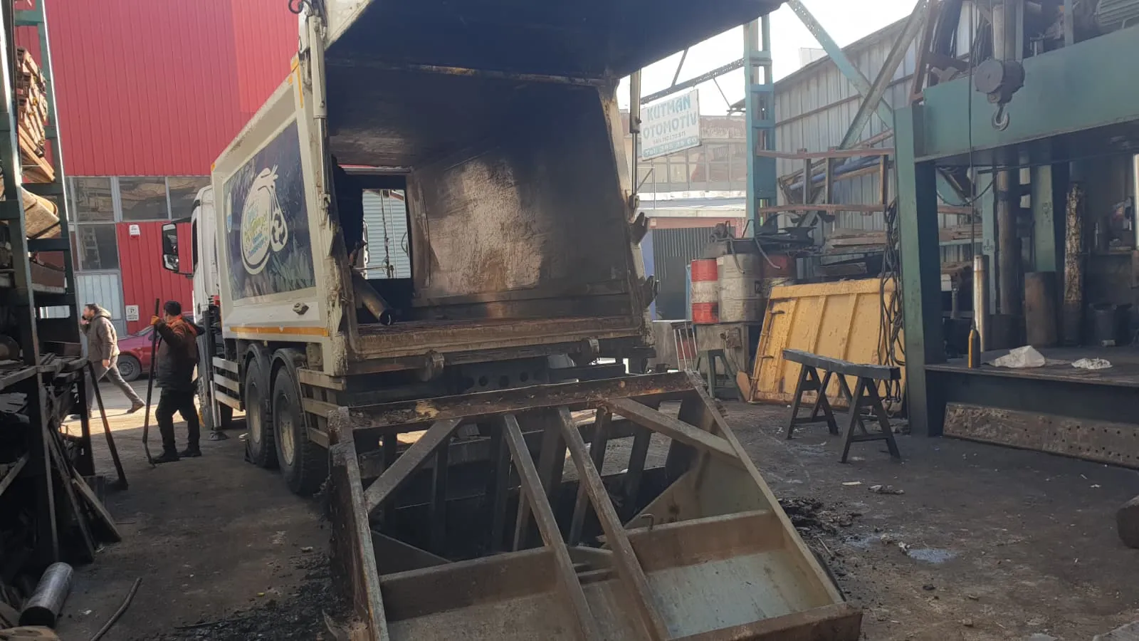 Hasarlı Hidrolik Sıkıştırma Kasa